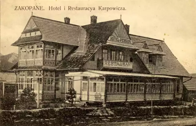 Słynna restauracja "Przełęcz" przy zakopiańskich Krupówkach. To tu spotykała się śmietanka towarzystwa przedwojennego Zakopanego i całej Polski