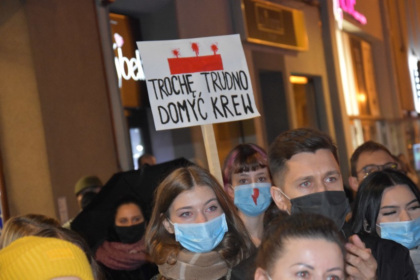 Rybnik: Kobiety protestowały pod biurem PIS: "Chcemy...