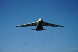 Kolosalny samolot wylądował pod Poznaniem! An-124 Rusłan zagościł w Krzesinach. Pomoże polskim myśliwcom w imprezie "tygrysów"