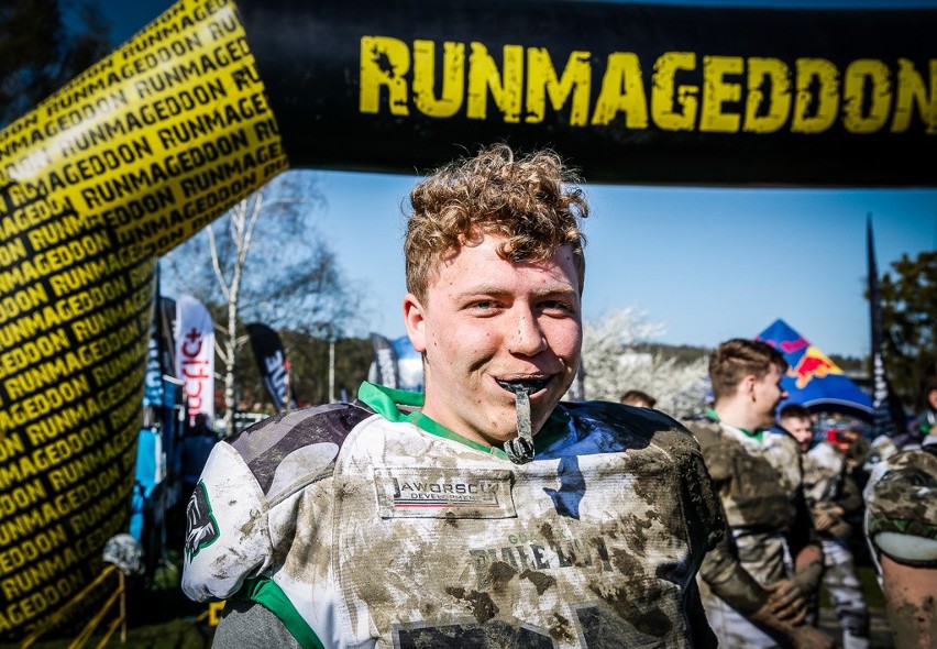 Runmageddon Gdynia 2018. Morderczy wysiłek. Zobacz, co działo się podczas pierwszego dnia imprezy [ZDJĘCIA, WIDEO]