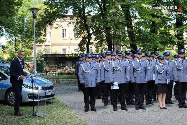 Święto policji w Rudzie Śląskiej. Ponad 80 funkcjonariuszy otrzymało mianowania na wyższe stopnie służbowe. Zobacz zdjęcia >>>