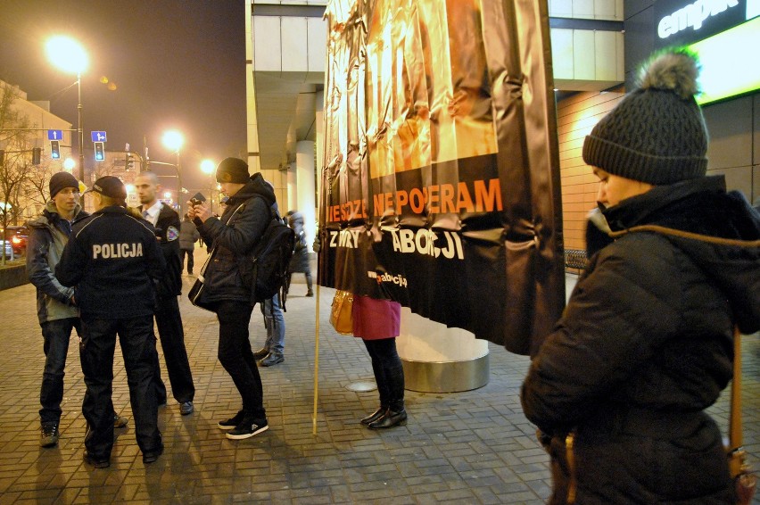 Fundacja Stop Aborcji namawiała do bojkotu sieci Empik (FOTO, WIDEO)