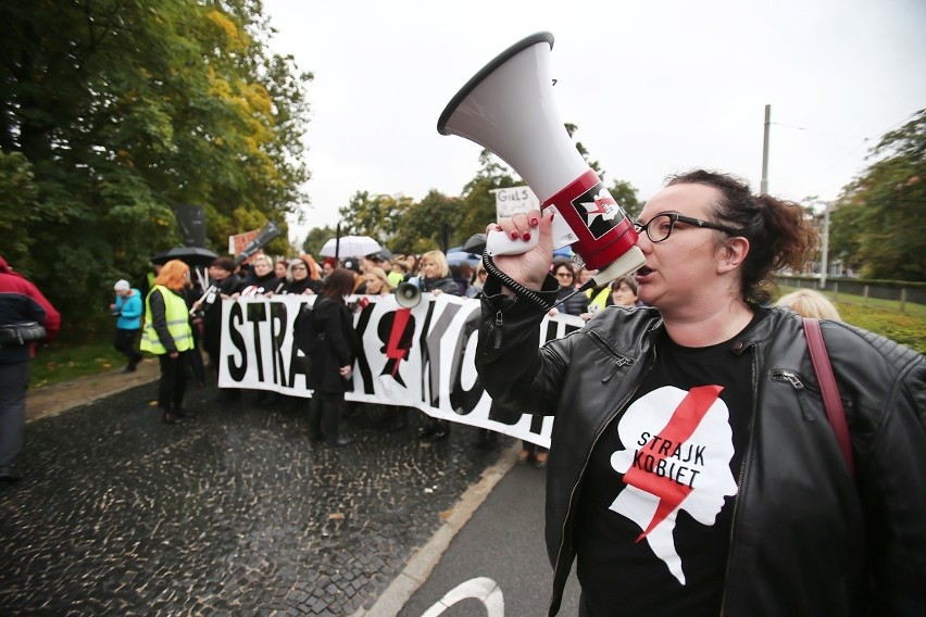 Czarny Wtorek we Wrocławiu. Marsz i protest w Rynku [ZDJĘCIA]