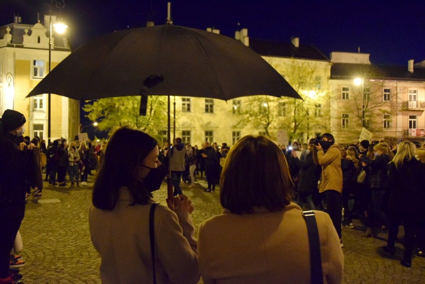 Protest w Lublinie po orzeczeniu TK w sprawie aborcji. „Miałam martwy poród. Straszne"