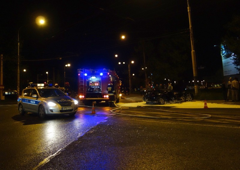 Wypadek na skrzyżowaniu ulic Borowskiej i Glinianej. Jedna osoba ranna (ZDJĘCIA)