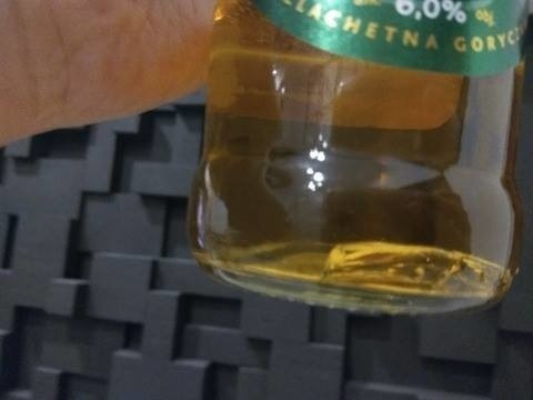 Szkło w butelce piwa Argus kupionego w sklepie Lid w Bytomiu...