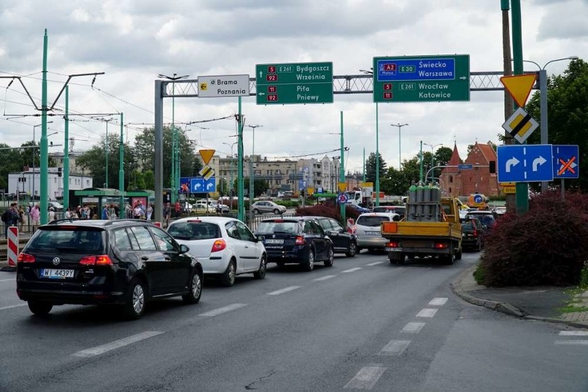 W poniedziałek wieczorem zmienił się układ ruchu na rondzie...