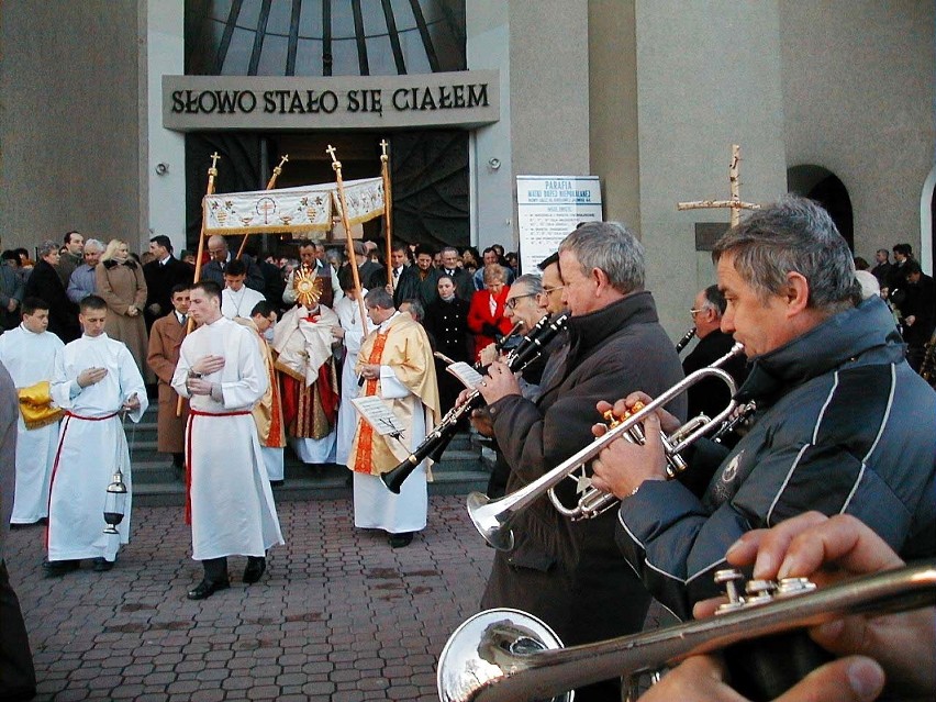 Wielkanoc w parafii Matki Bożej Niepokalanej. Nowy Sącz 2001 r.