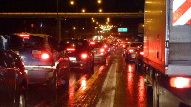 Poznań: Warunki na drogach tragiczne. Uważajcie!