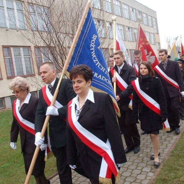 Z nowym sztandarem radomski gastronomik rozpoczyna kolejny etap kształcenia młodych radomian.