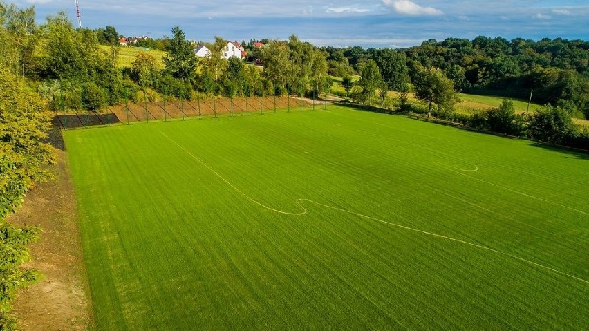 Boisko w Pawlikowicach jest prawie gotowe [ZDJĘCIA]