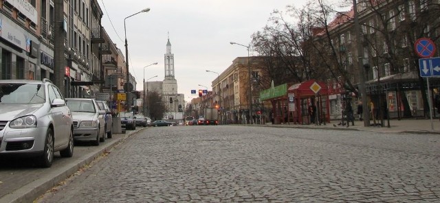 Lipowa za dwa lata będzie węższa o dwa metry, ale za to chodnik, na którym parkują kierowcy ma być szerszy, a nawet obsadzony drzewami.