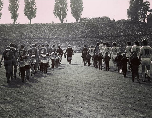 Stadion Pogoni przed spotkaniem z Widzewem Łódź na którym było ok. 30 tys. widzów.