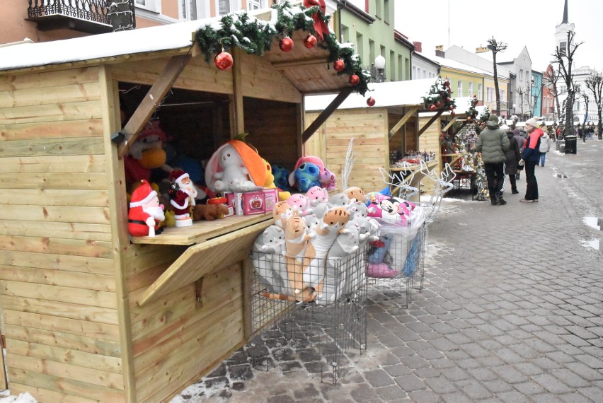 Kurpiowski Jarmark Bożonarodzeniowy w Ostrołęce. W piątek na scenie występowała młodzież 