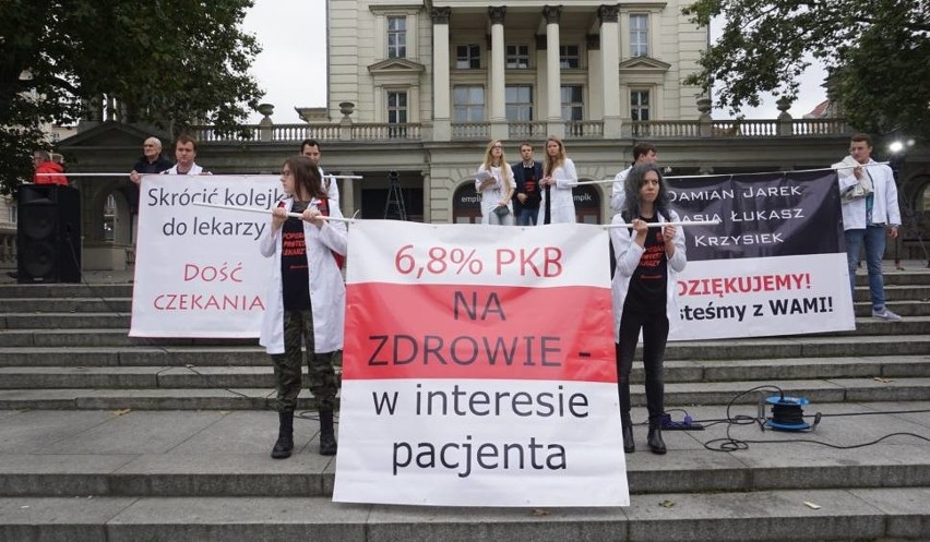 Prof. Piątkowski: Im gorzej w publicznej służbie zdrowia, tym lepiej w prywatnej 