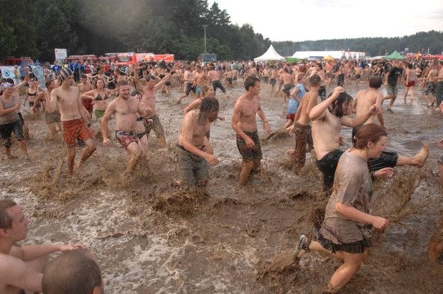 Tak wygląda kąpiel w błocie na Przystanku Woodstock!