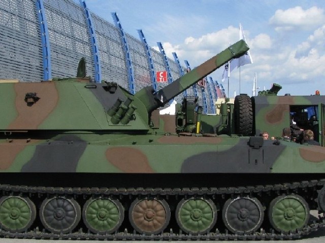 Polska Grupa Zbrojeniowa ma zatrudniać 14 tys. osóbHuta Stalowa Wola produkuje m.in. sprzęt artyleryjski.