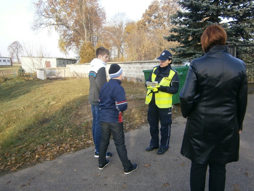 Akcja Znicz. Policjanci w okolicach cmentarzy (zdjęcia)