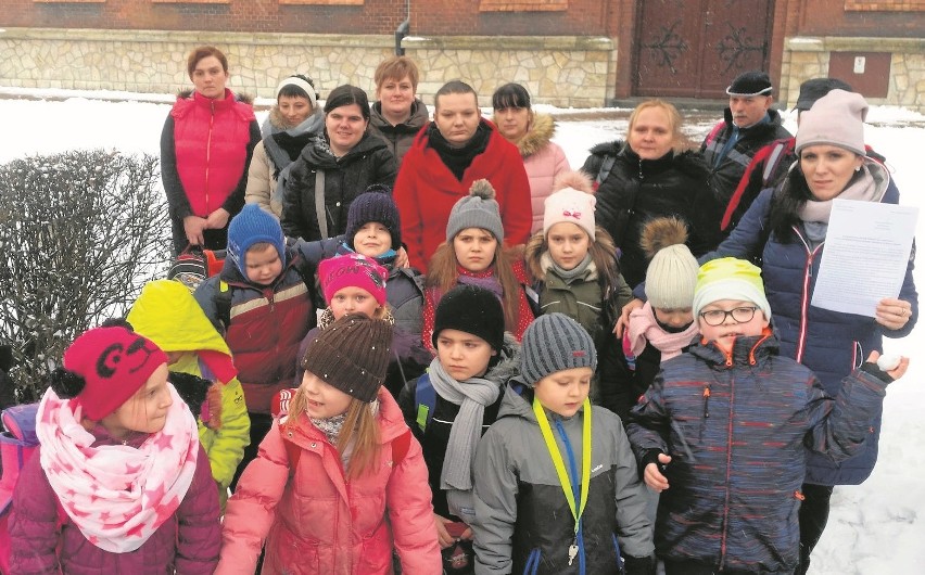 Rodzice w Strzelcach Opolskich protestują przeciwko reformie edukacji 
