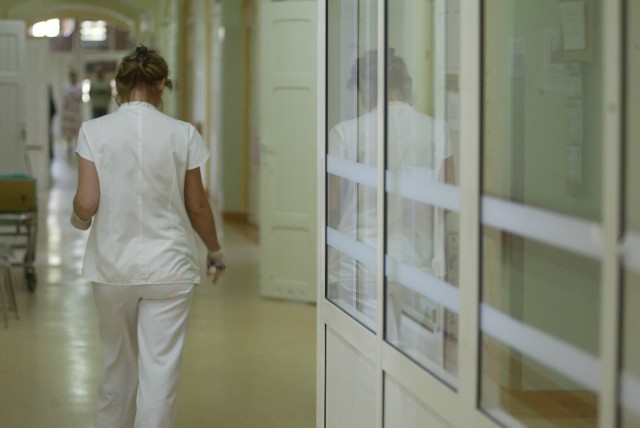 Na zwolnieniach lekarskich jest 14 pielęgniarek ze szpitala im. Pirogowa w Łodzi
