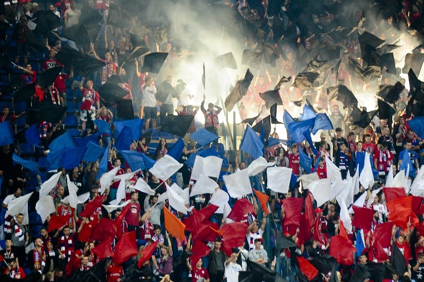 Derby Krakowa 2017. Gorące trybuny na meczu Wisła - Cracovia