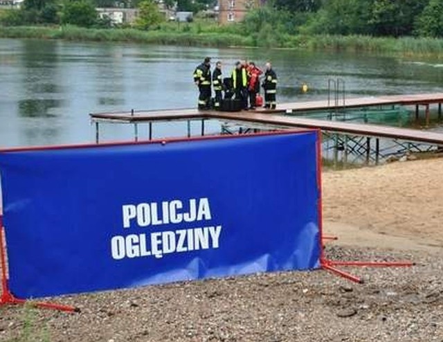 Tragedia wydarzyła się około godz. 16. W jeziorze Osiek zaczął tonąć mężczyzna.