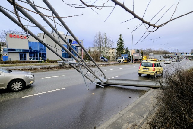 Policja wyjaśnia okoliczności zdarzenia. Więcej zdjęć --->