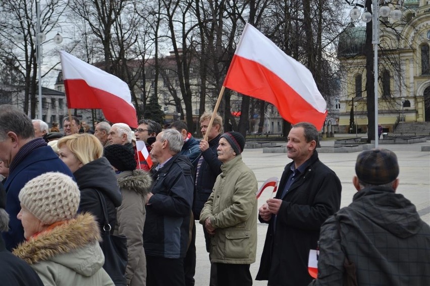 Marsz PiS-u w Częstochowie. Szli w obronie demokracji i...