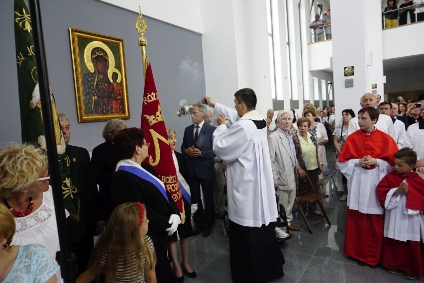 Arcybiskup Stanisław Gądecki w niedzielę poświecił nową...