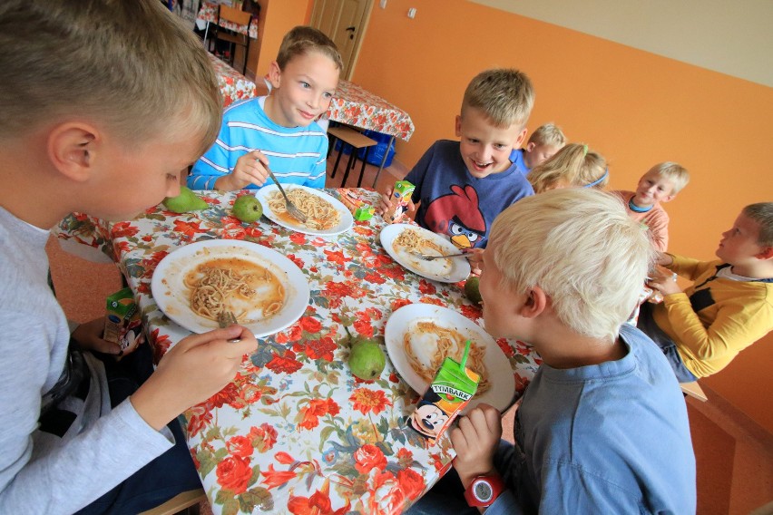 Posiłki z cateringu są droższe niż te przygotowywane na...