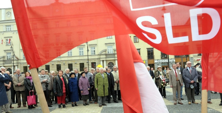 Wiec na pl. Litewskim: W Święto Pracy mówili głównie o braku pracy (ZDJĘCIA)