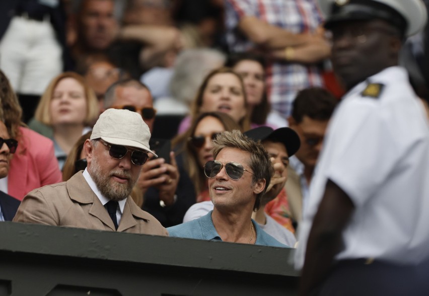 59-letni Brad Pitt zachwyca na nowych zdjęciach. Tylko jeden obszar zdradza jego wiek