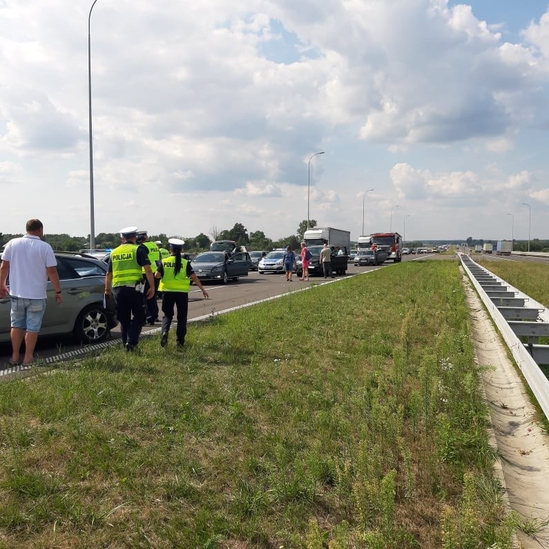 Na autostradzie A4 w Gorliczynie zderzyły się trzy samochody. Utrudnienia