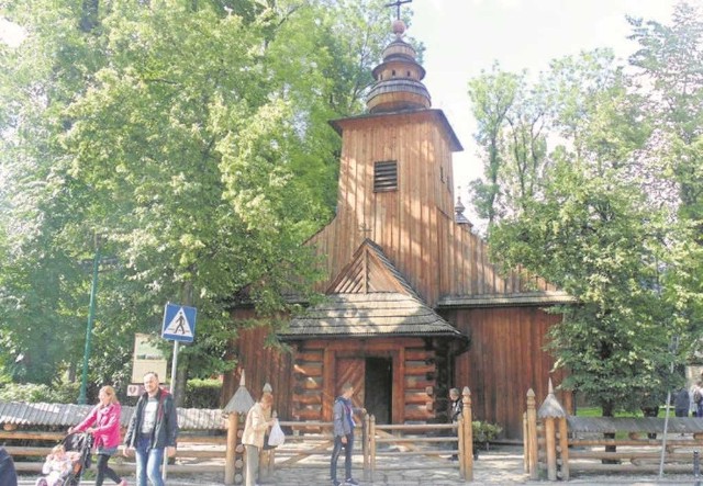 Zabytkowy kościółek na starym cmentarzu przy ul. Kościeliskiej