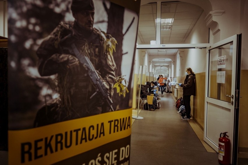 Na zdjęciu - Wcielenie nowych rekrutów do 8 KP BOT w Toruniu