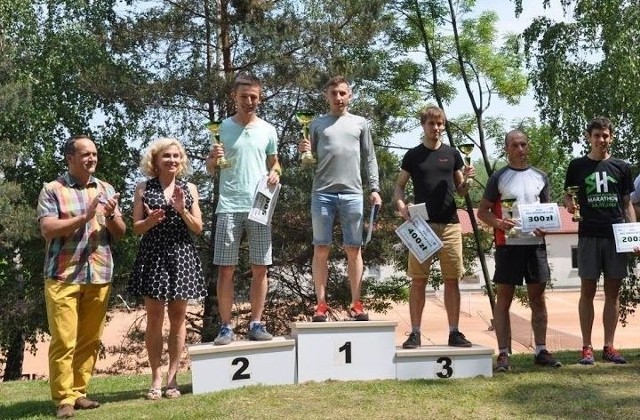 Piotr Koń (drugi z prawej) zajął czwarte miejsce.