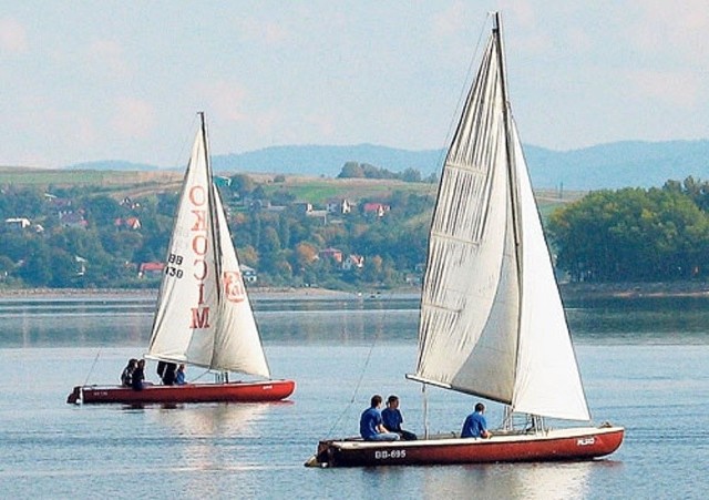 Jezioro Żywieckie, świetne miejsce dla sportów wodnych, od lat domagało się odmulenia.