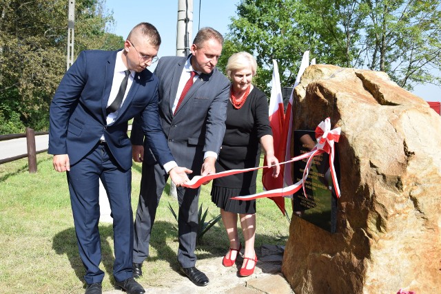 W Celinach nieopodal Bodzentyna odsłonięty został pomnik poświęcony pamięci ofiar niemieckiej zbrodni sprzed 80 lat. Więcej na kolejnych zdjęciach