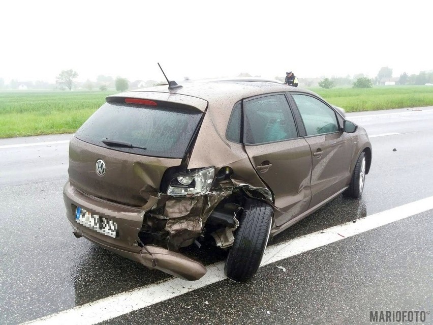 Zderzenie nieoznakowanego radiowozu z volkswagenem na obwodnicy Opola. Na szczęście nikomu nic się nie stało