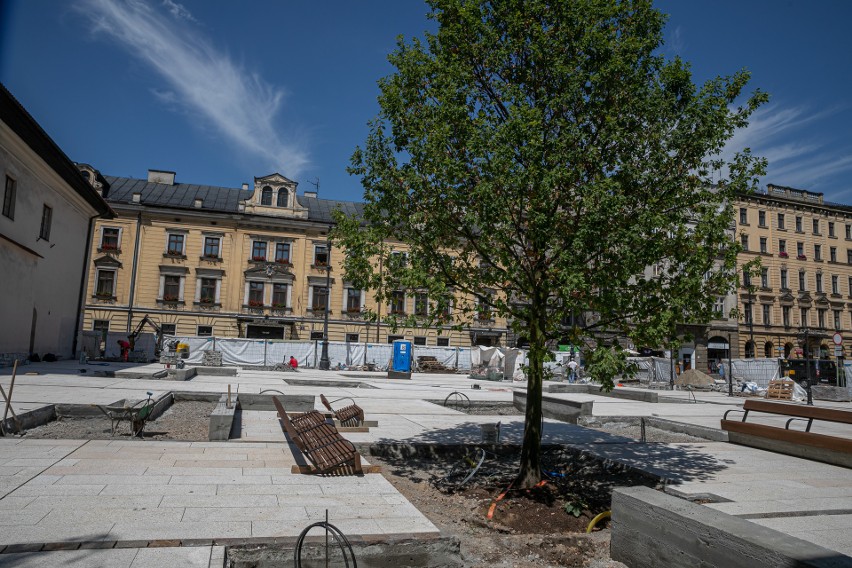 Plac św. Ducha przechodzi metamorfozę. Zobacz, jak postępują prace! [ZDJĘCIA]