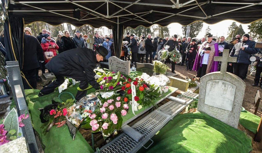 W ostatniej drodze Iwonie Fifielskiej towarzyszyła rodzina,...