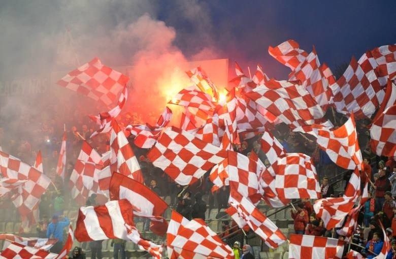 Poprzedni raz Widzew Łódź grał z GKS-em Katowice w...