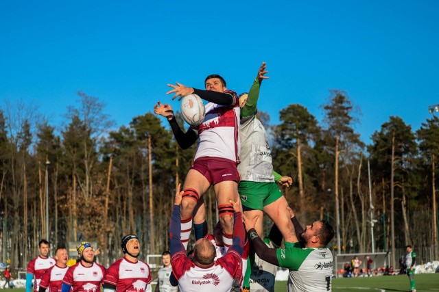 Białostoccy rugbyści (biało-czerwone stroje) zagrali, jak na wicelidera I ligi przystało