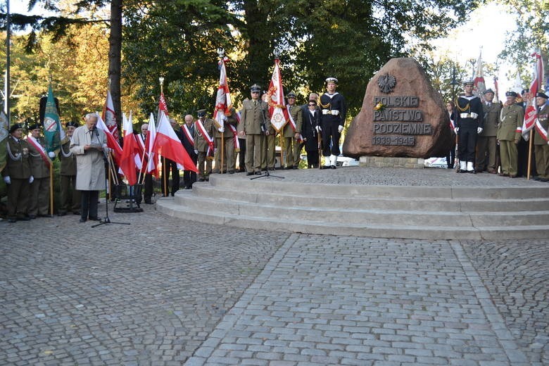 Wtorkowe obchody uroczystości  z okazji 77. rocznicy...