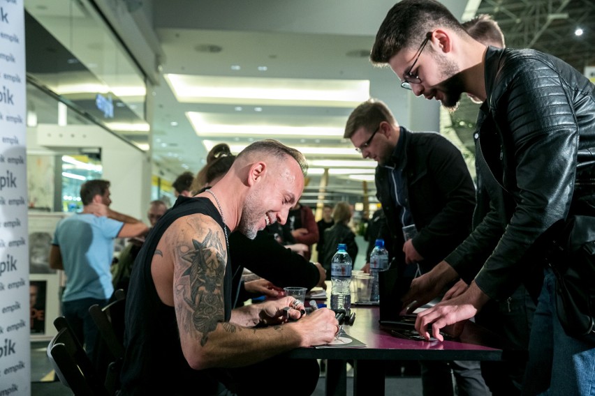 Nergal wraz z zespołem Behemoth spotkał się ze swoimi fanami...