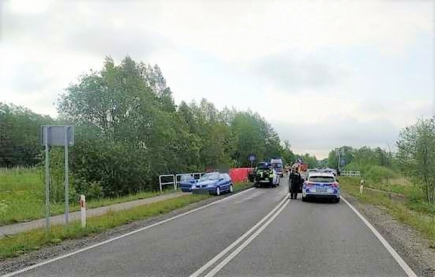 Tragedia w Dąbkach 2.06.2022 r. Nie żyje rowerzysta potrącony przez samochód