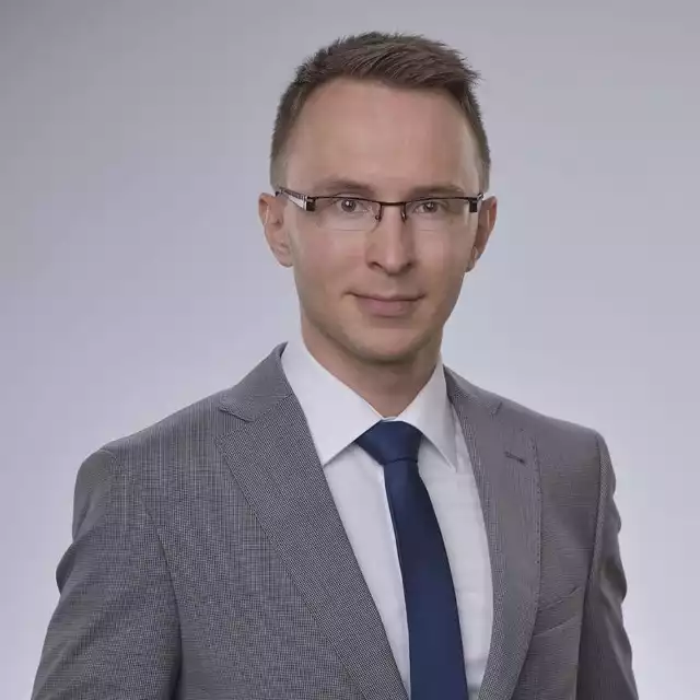 Patryk Jędrowiak został wybrany na burmistrza miasta i gminy Ostrzeszów, pozbawiając stanowiska wieloletniego burmistrza Mariusza Witka.