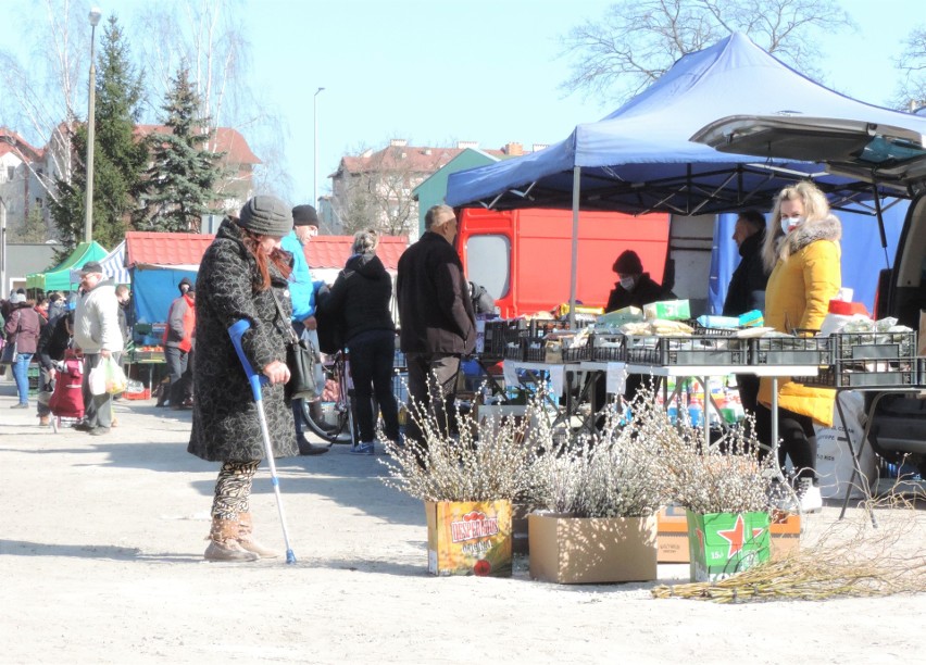 W sobotę, 4 kwietnia, ruch na Targowisku Miejskim nie był...