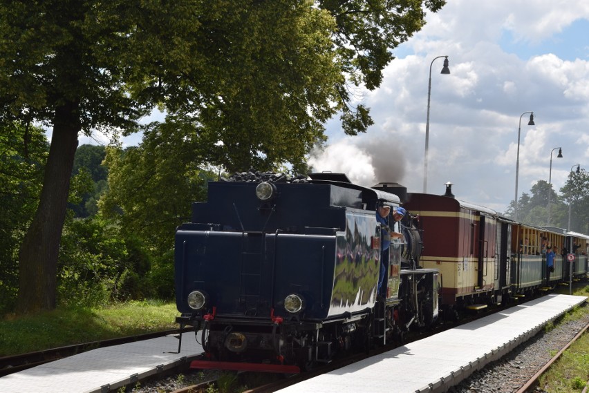 Wąskotorówką po pograniczu. Kolejka retro znów jeździ do Osobłogi