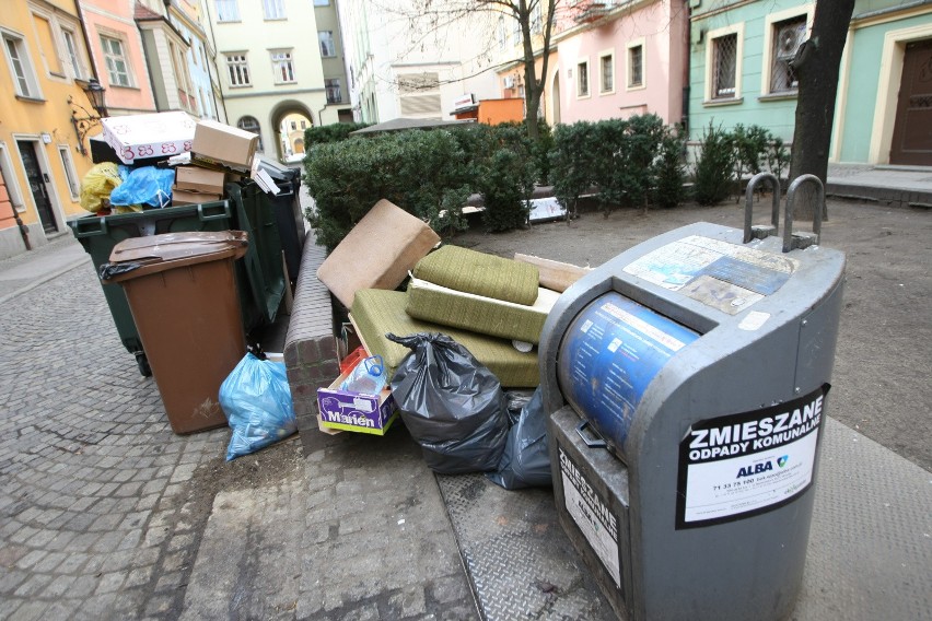 Podwyżkę stawek za wywóz śmieci, władze Wrocławia tłumaczą...